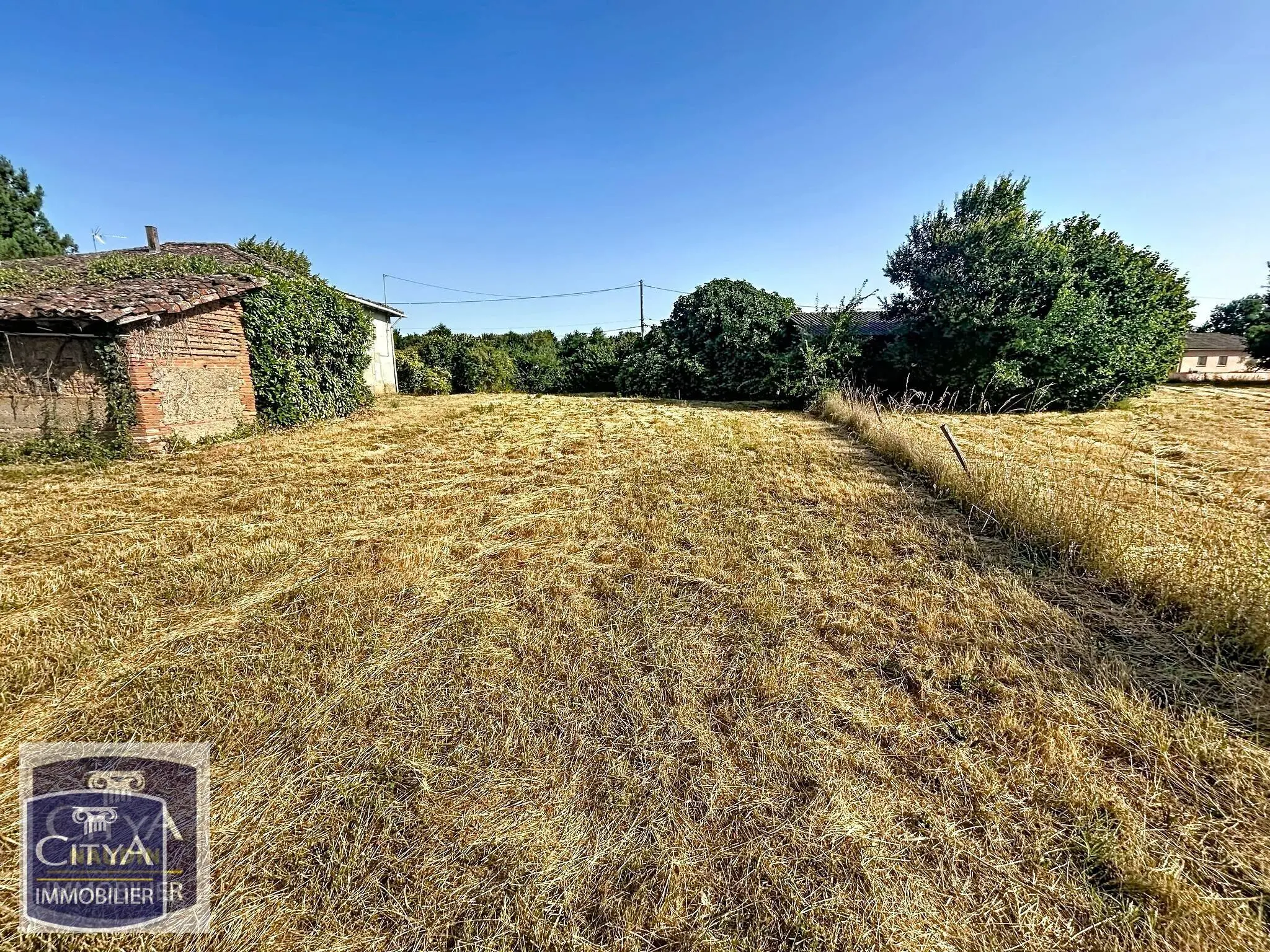 Photo 2 Terrain