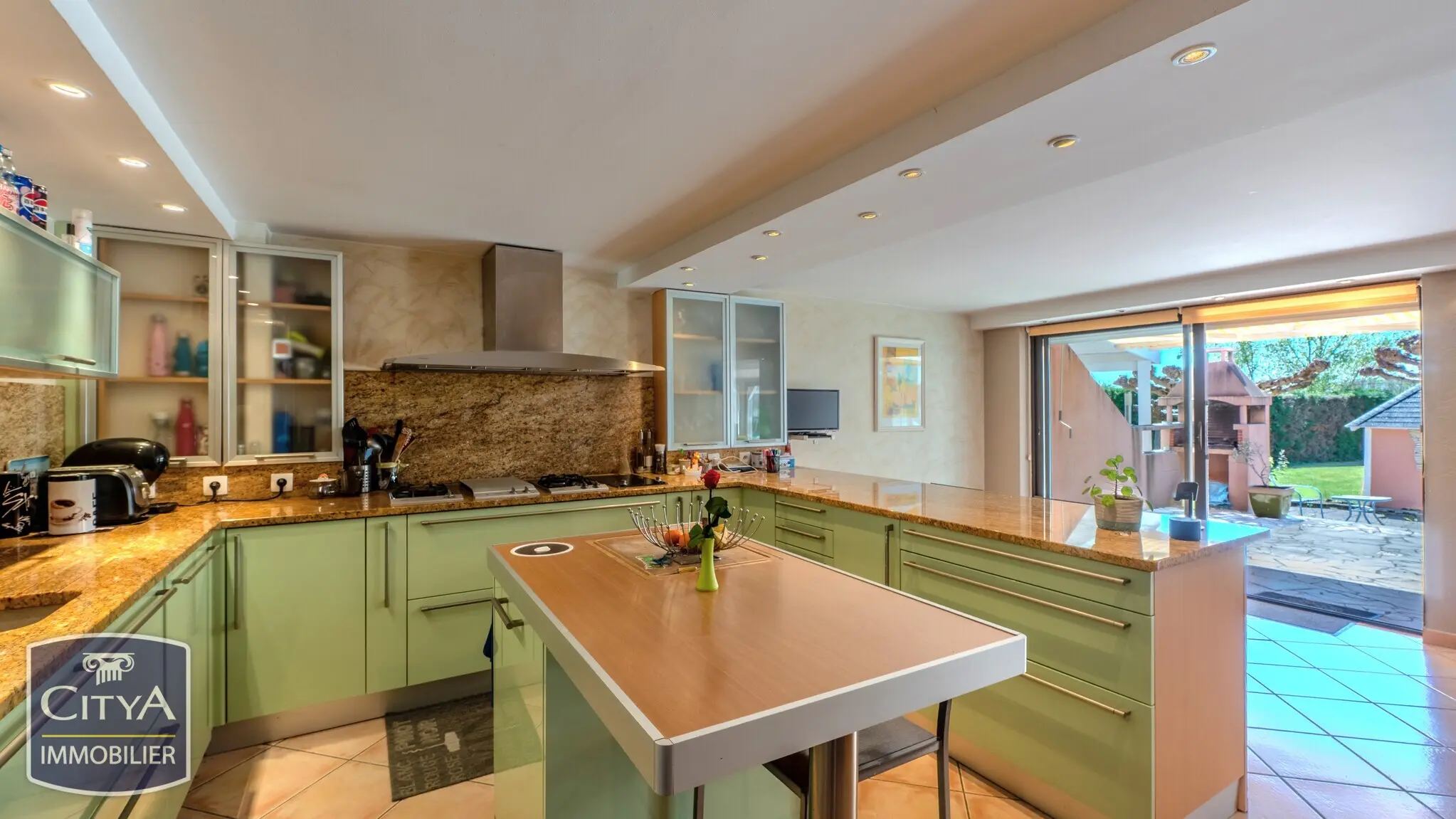 Photo 2 Maison 5 pièces 240m²