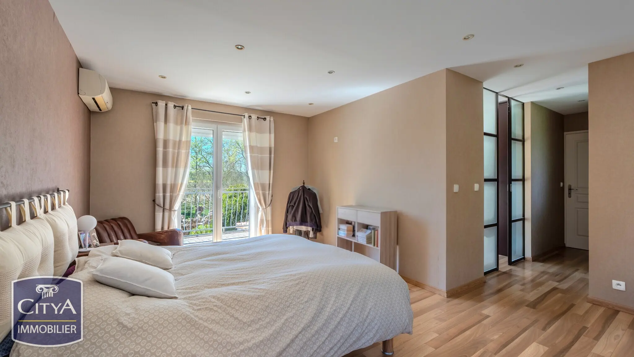 Photo 13 Maison 5 pièces 240m²