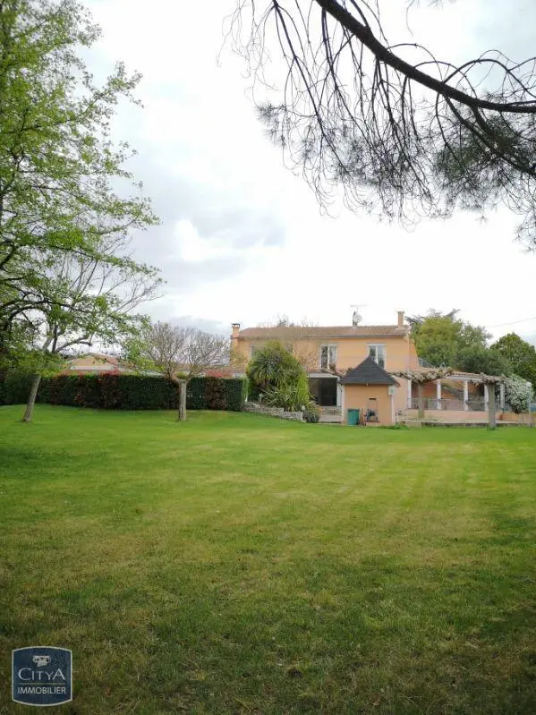 Photo 1 Maison 240m²