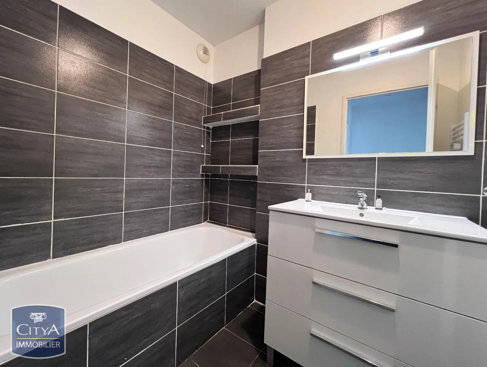 Photo 3 Appartement 4 pièces 75.91m²