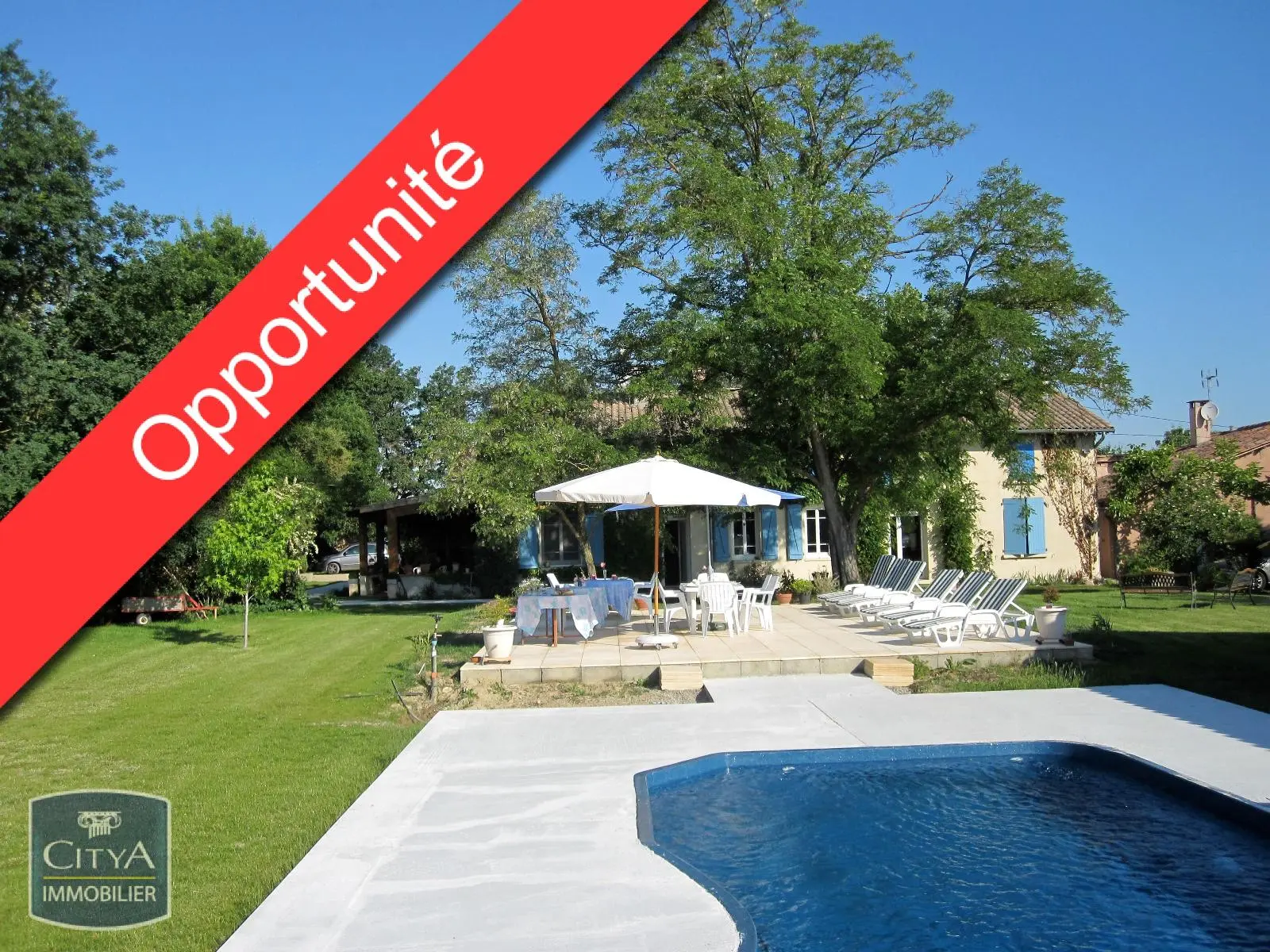 Photo 1 Maison 8 pièces 250.6m²