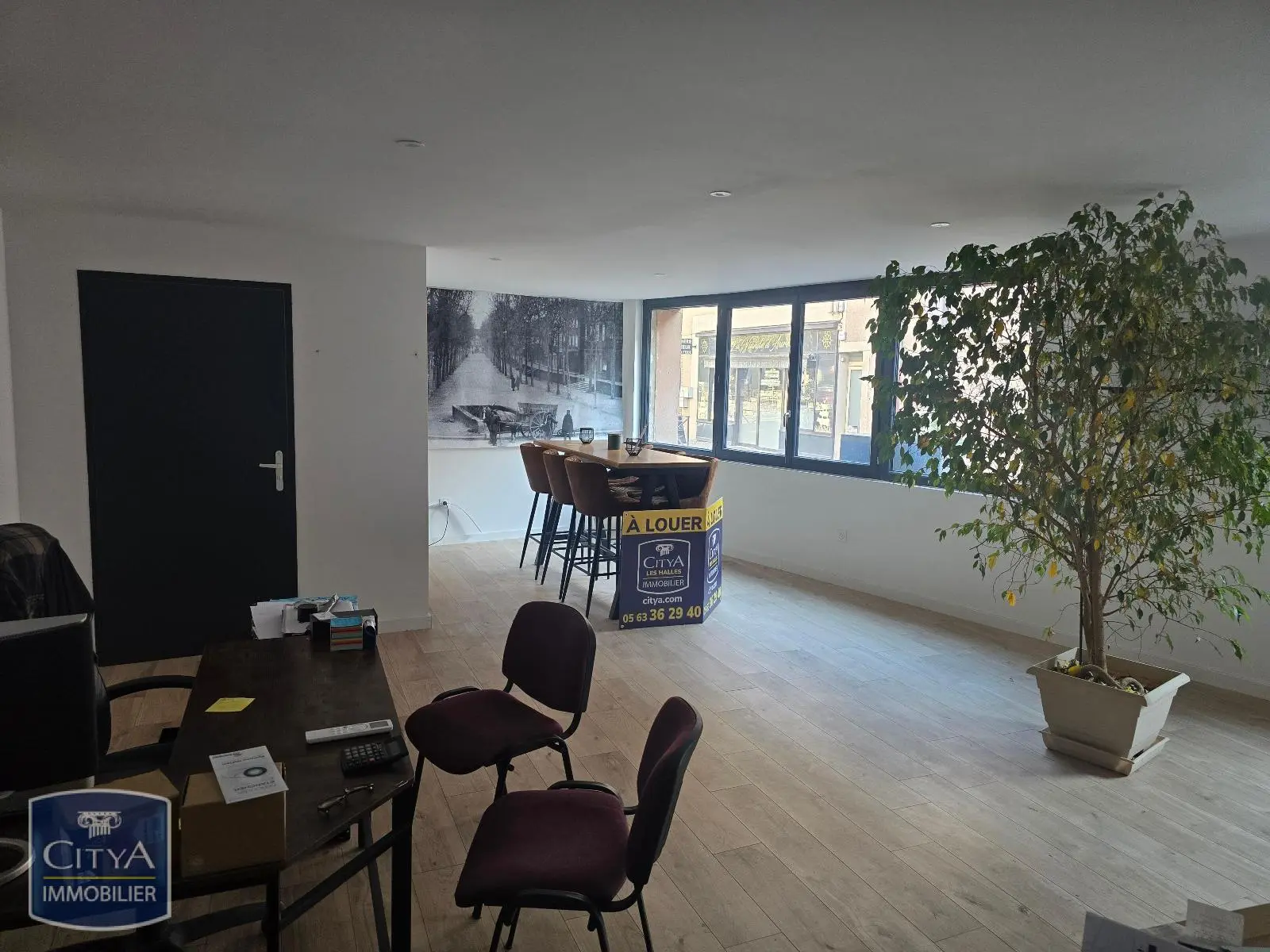 Photo 2 Local Professionnel 1 pièce 52m²