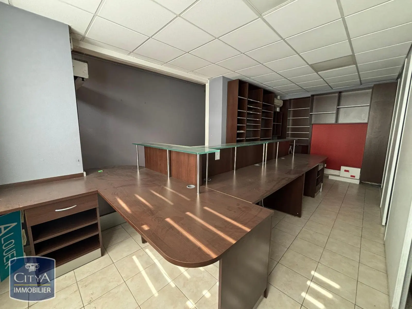 Photo 2 Local Professionnel 145m²