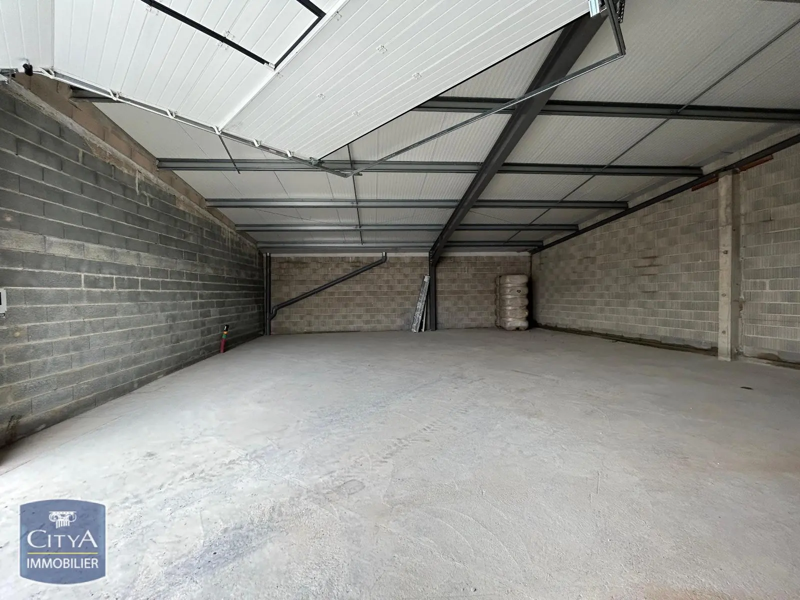 Photo 2 Local Commercial 122m²