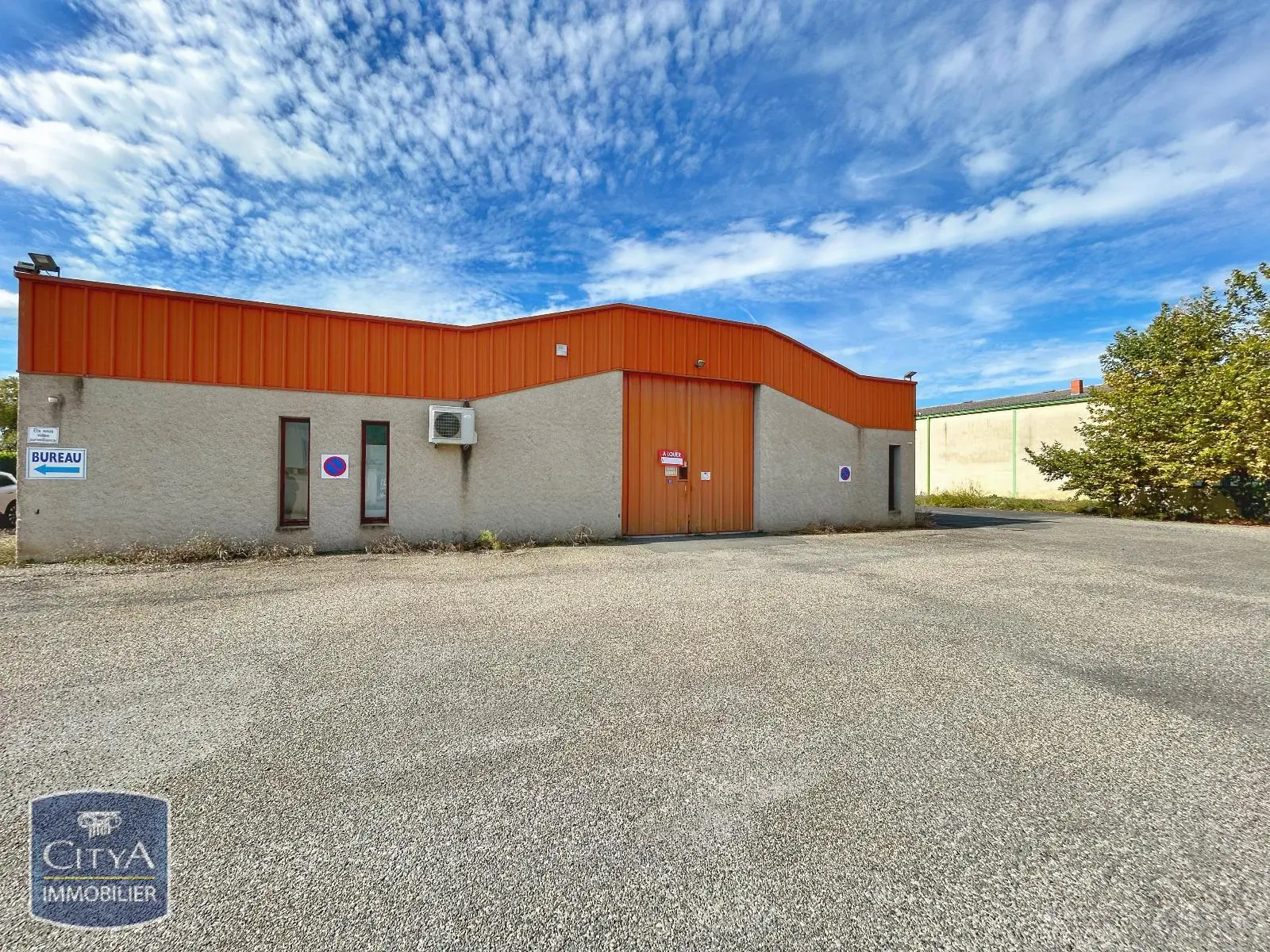 Photo 2 Local Industriel