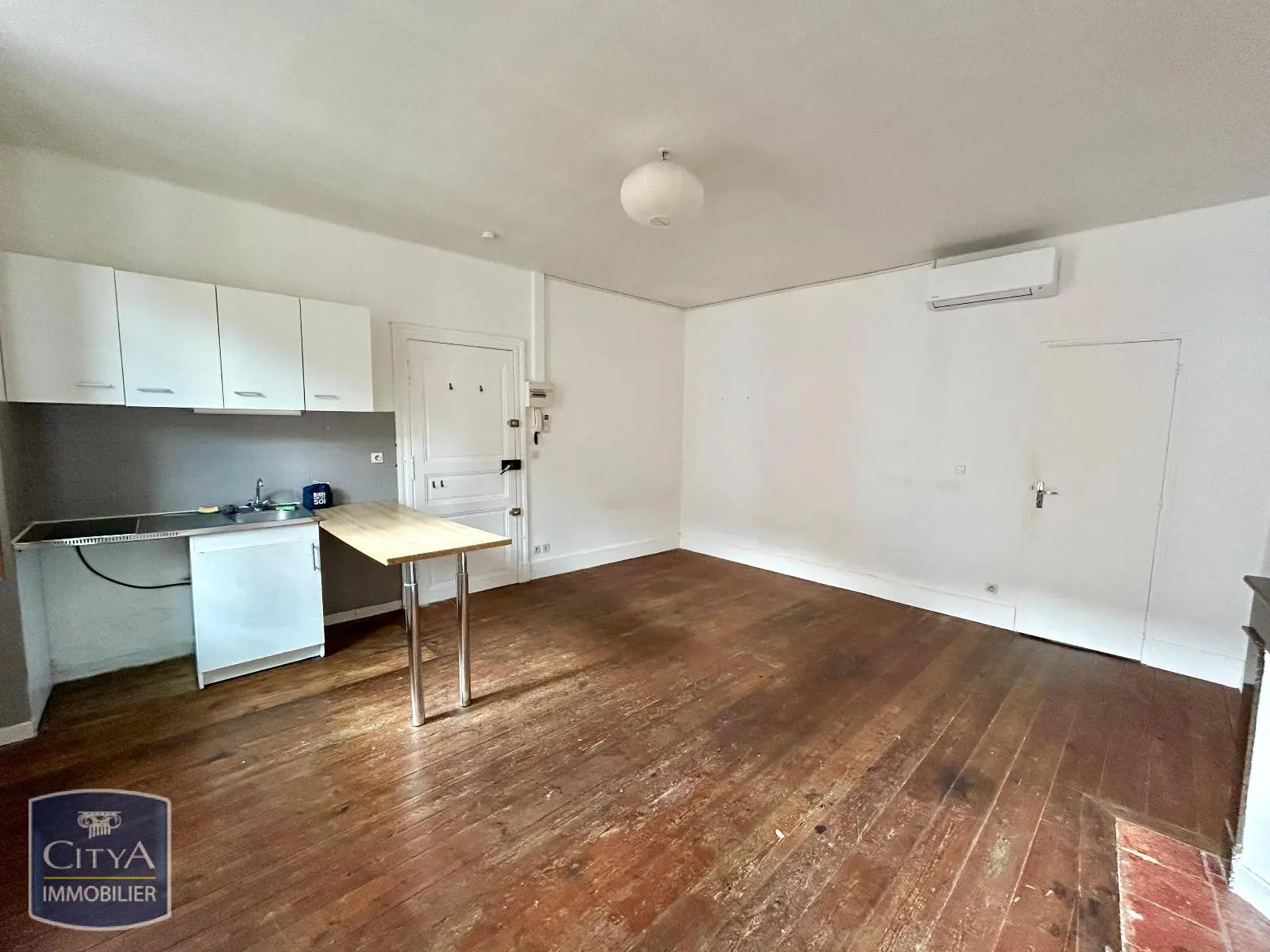 Photo 2 Appartement 1 pièce 28.28m²