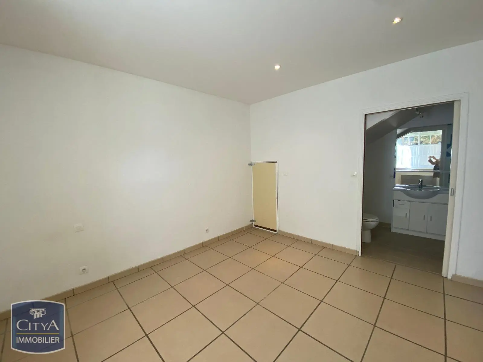 Photo 2 Appartement 1 pièce 17.83m²