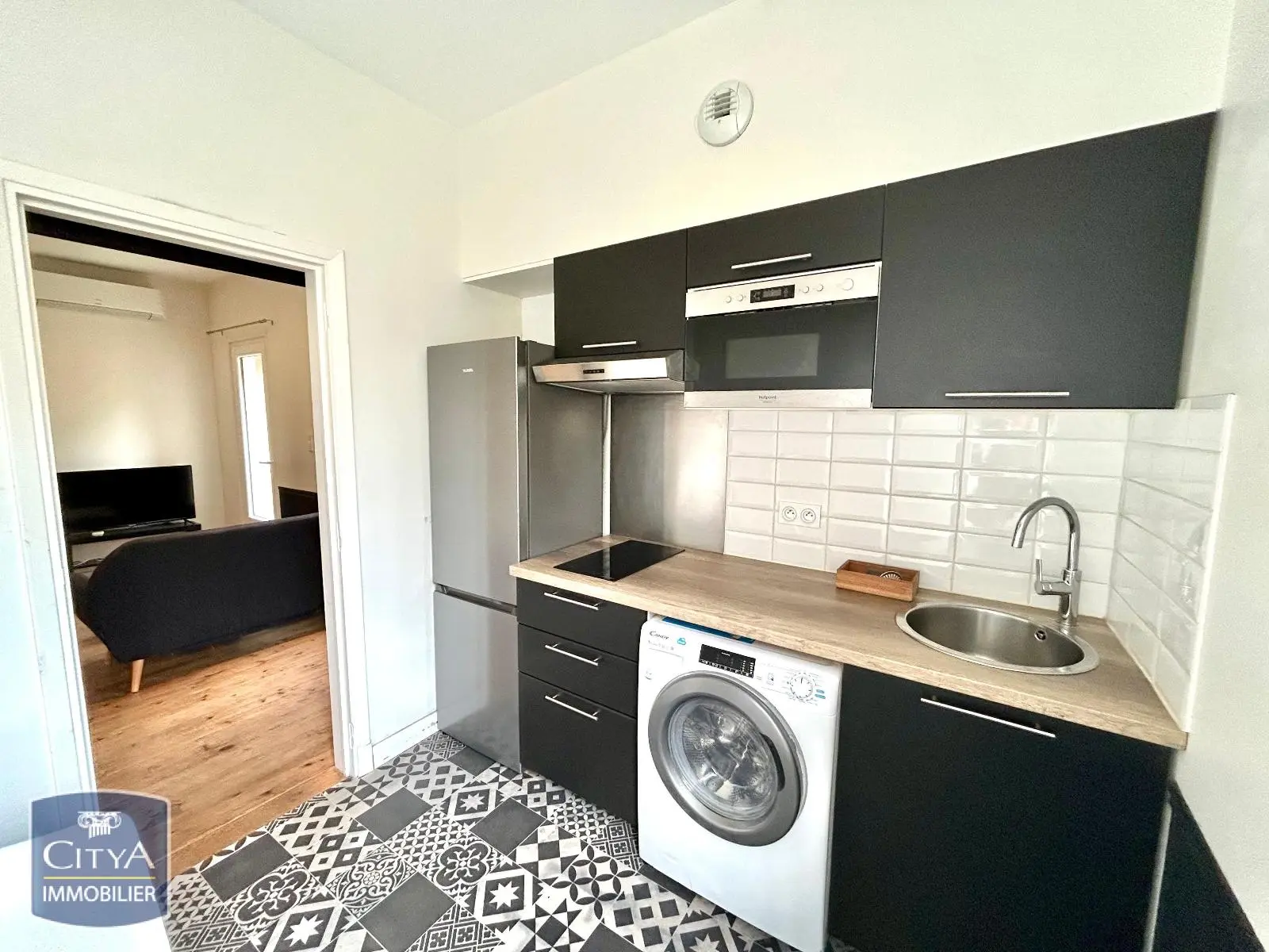 Photo 1 Appartement 1 pièce 28.82m²