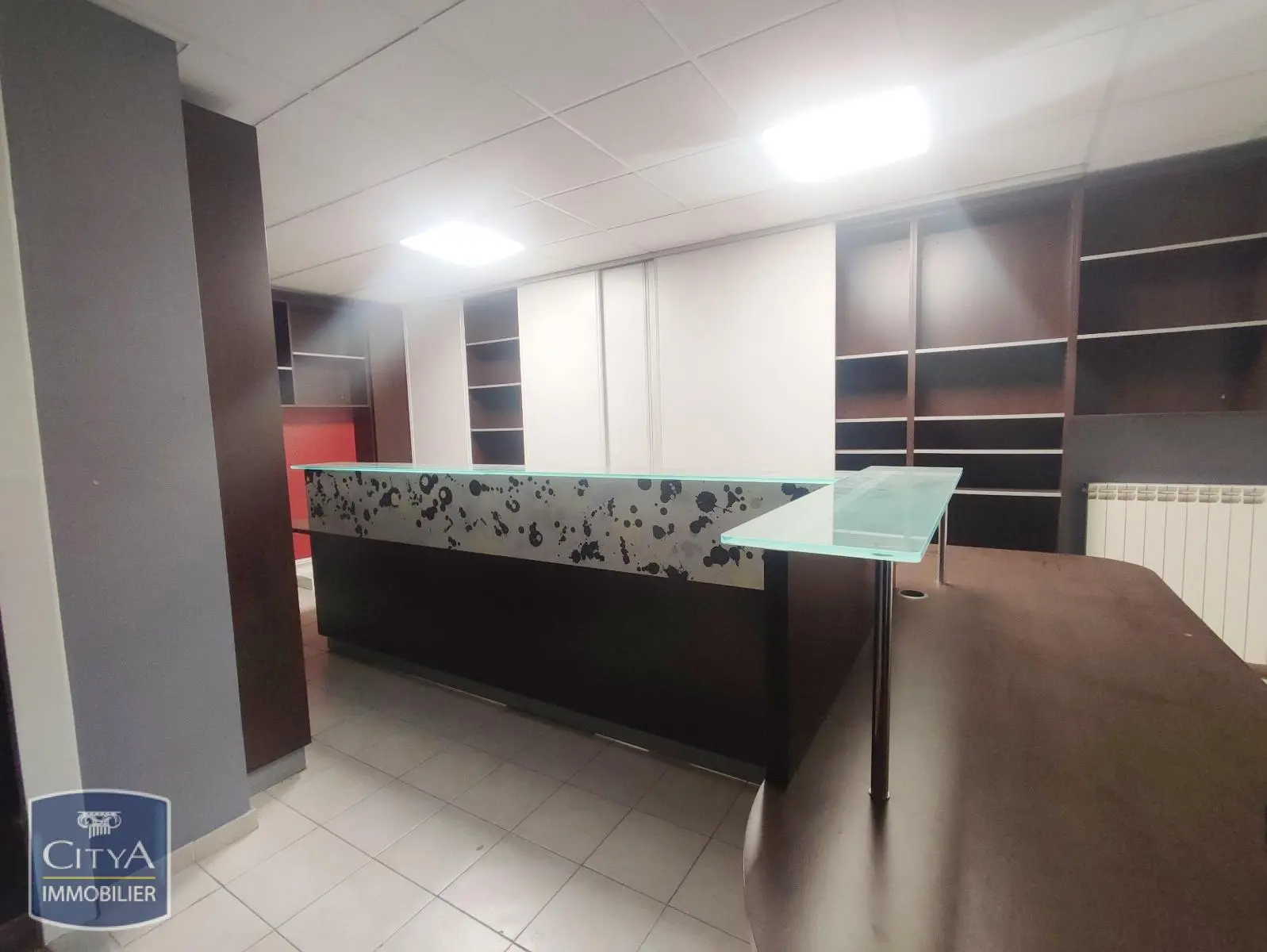 Photo 1 Local Professionnel 145m²