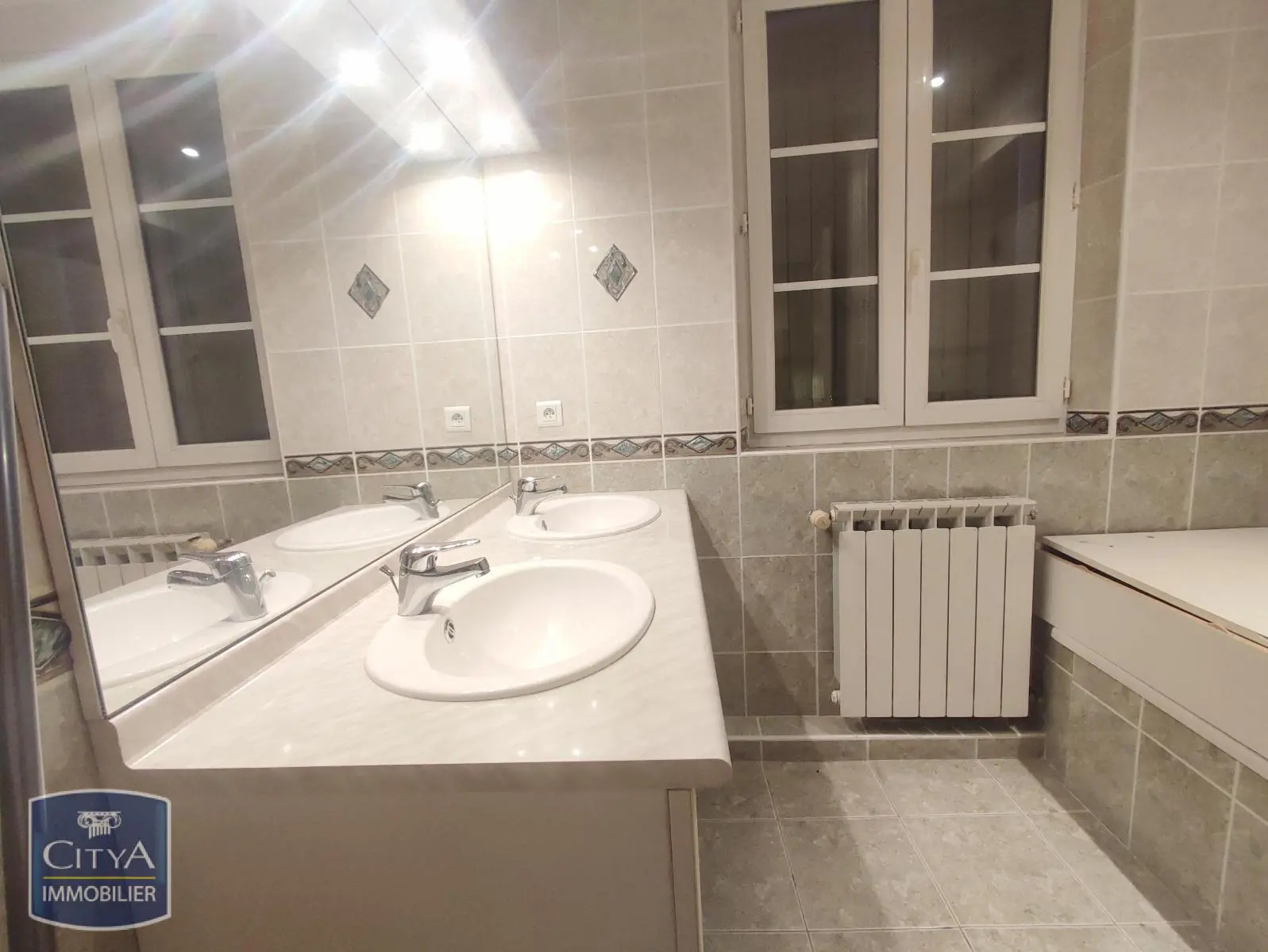 Photo 5 Local Professionnel 145m²