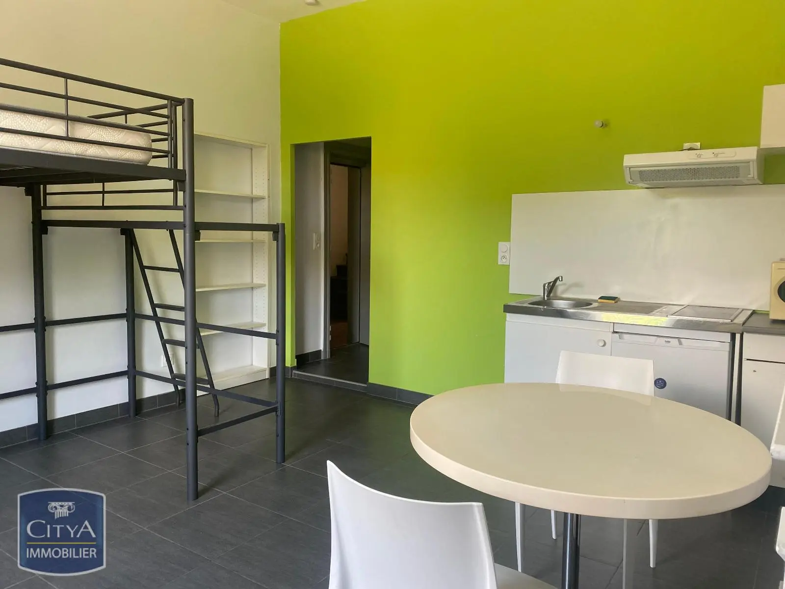 Photo 1 Appartement 1 pièce 25m²