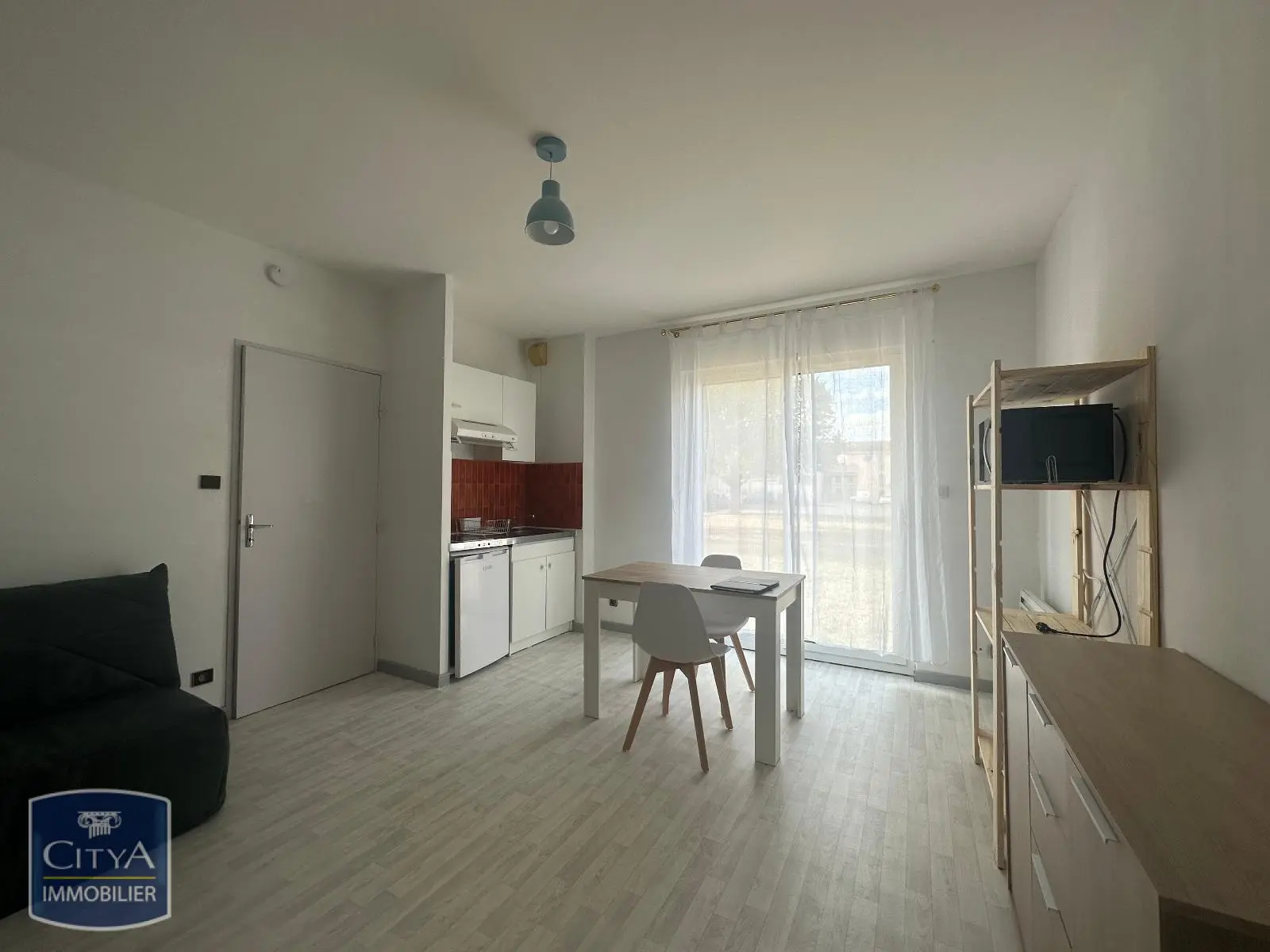 Photo 2 Appartement 1 pièce 23.77m²