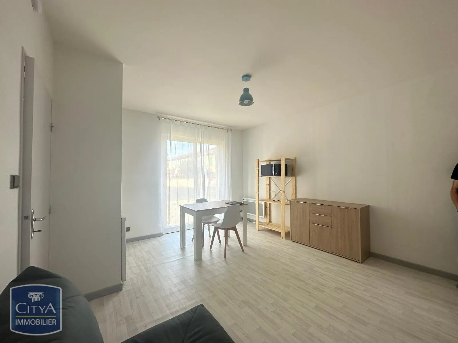 Photo 1 Appartement 1 pièce 23.77m²