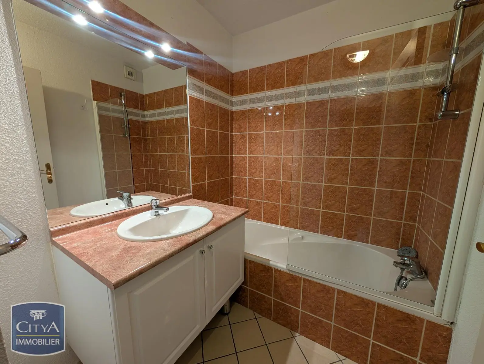 Photo 4 Appartement 2 pièces 45.72m²