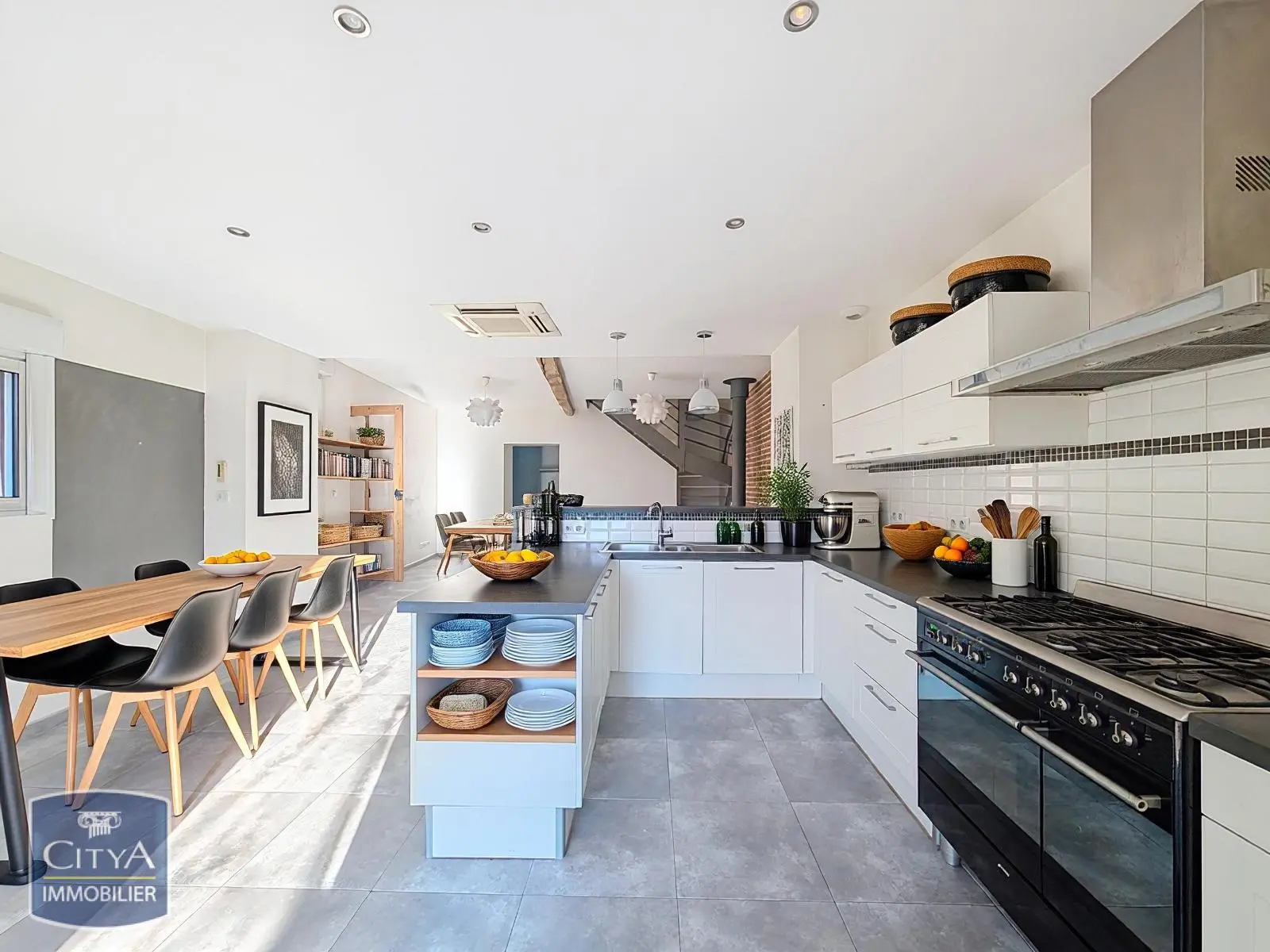 Photo 2 Maison 9 pièces 260m²