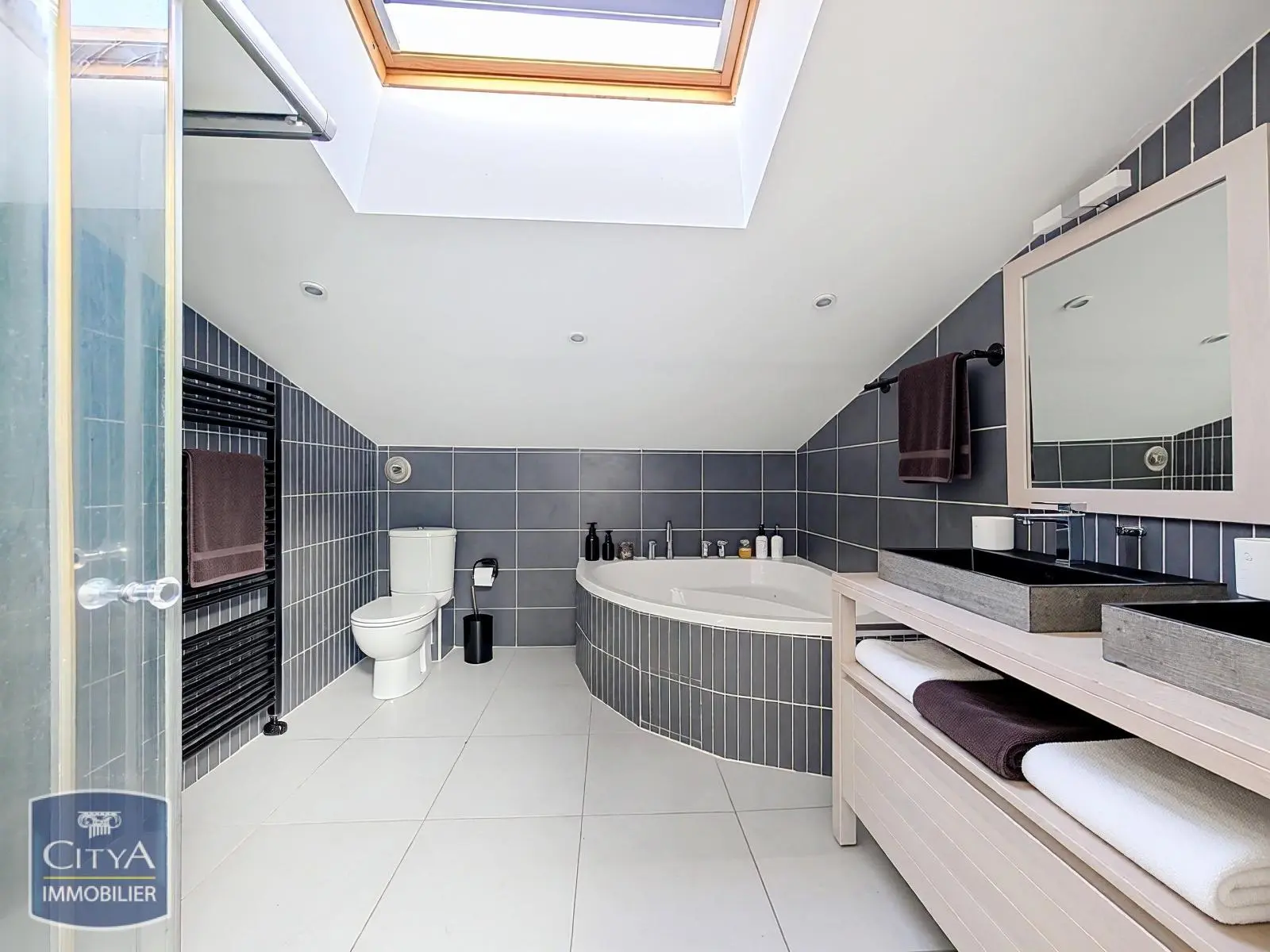 Photo 8 Maison 9 pièces 260m²