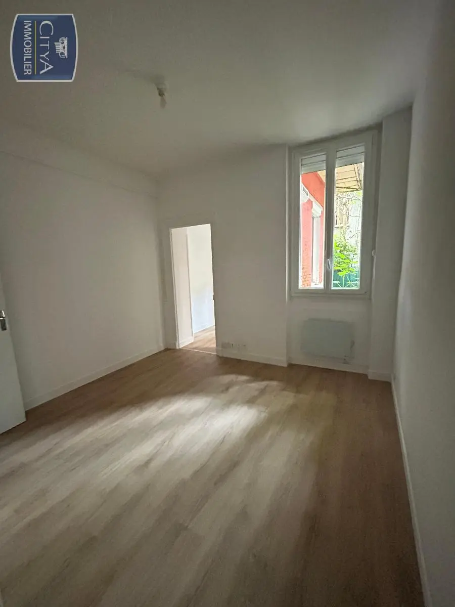 Photo 2 Appartement 1 pièce 23.82m²