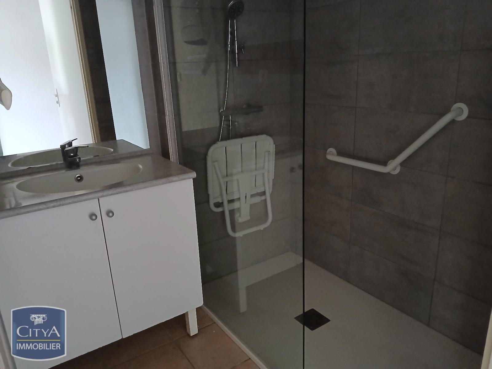 appartement avec douche lézignan corbière