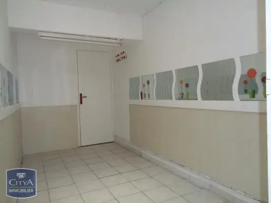 Photo 8 Local Commercial