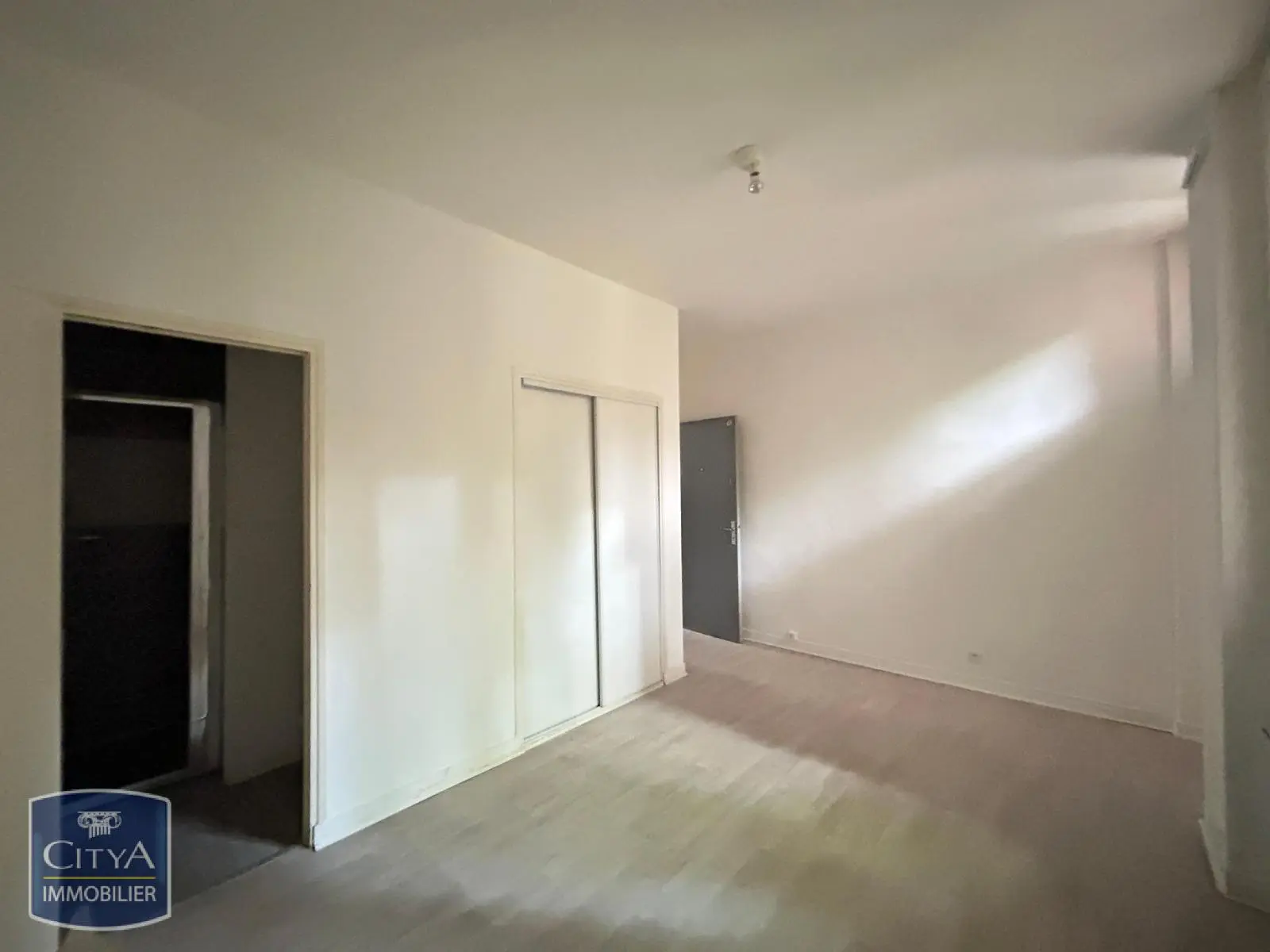 Photo 3 Appartement 1 pièce 22.29m²