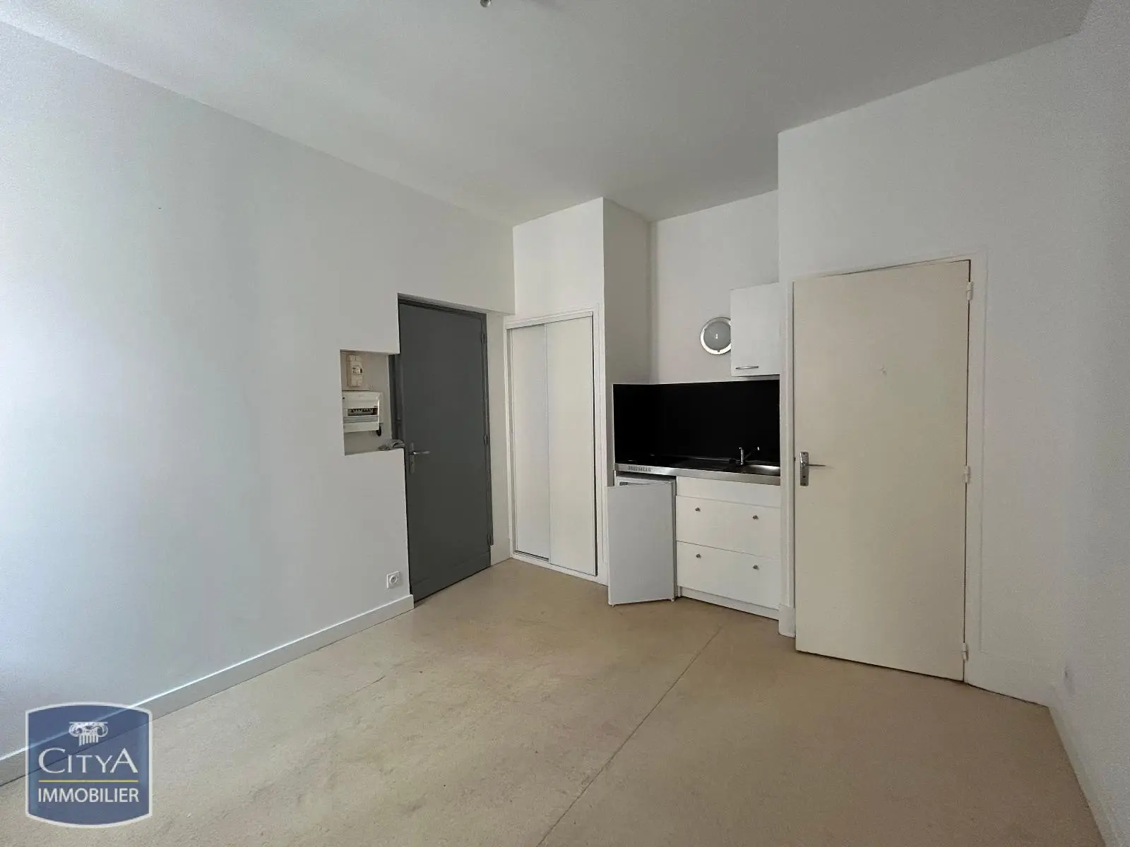 Photo 1 Appartement 1 pièce 16.46m²