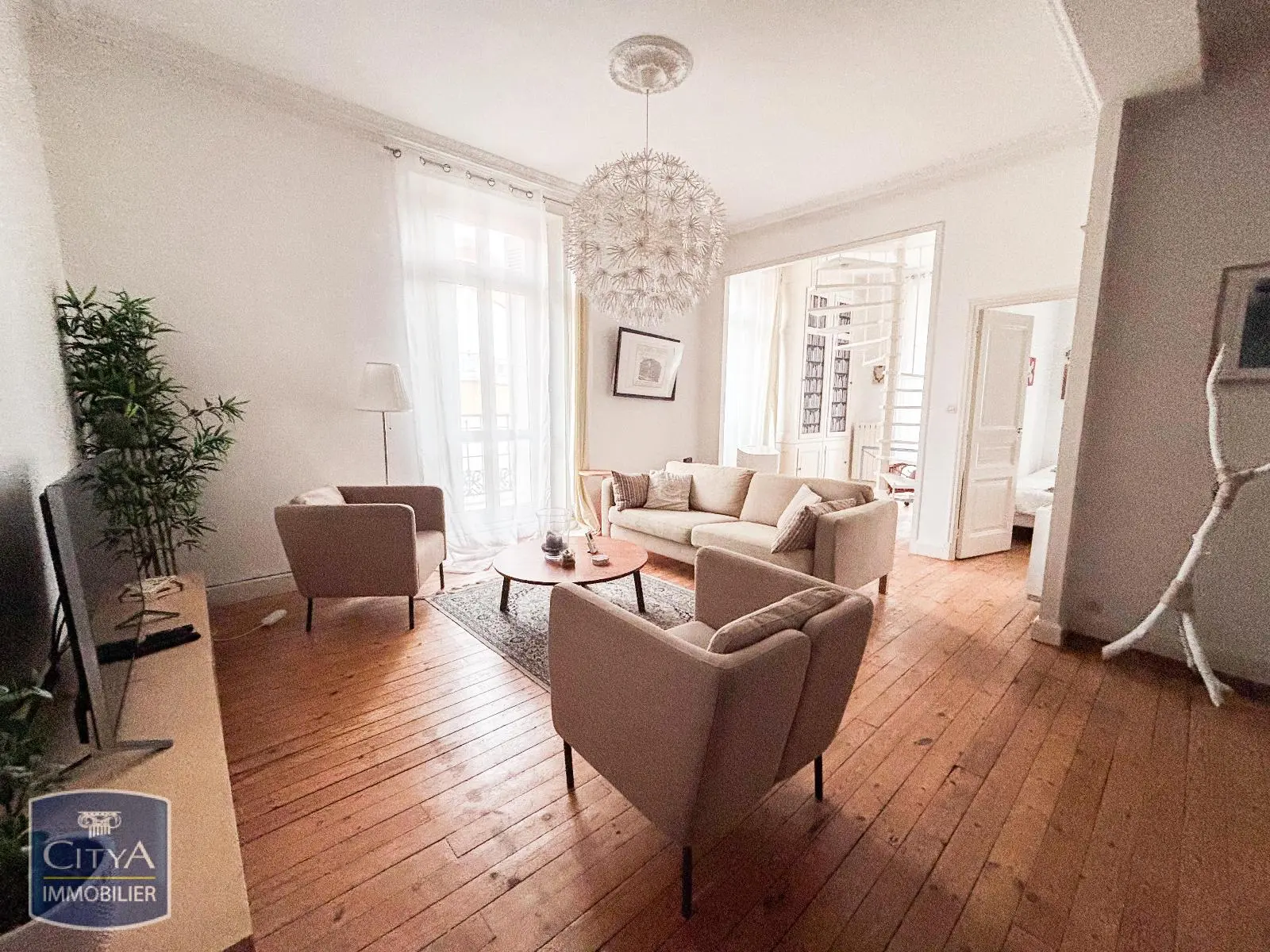 Photo 2 Appartement 5 pièces 143.7m²