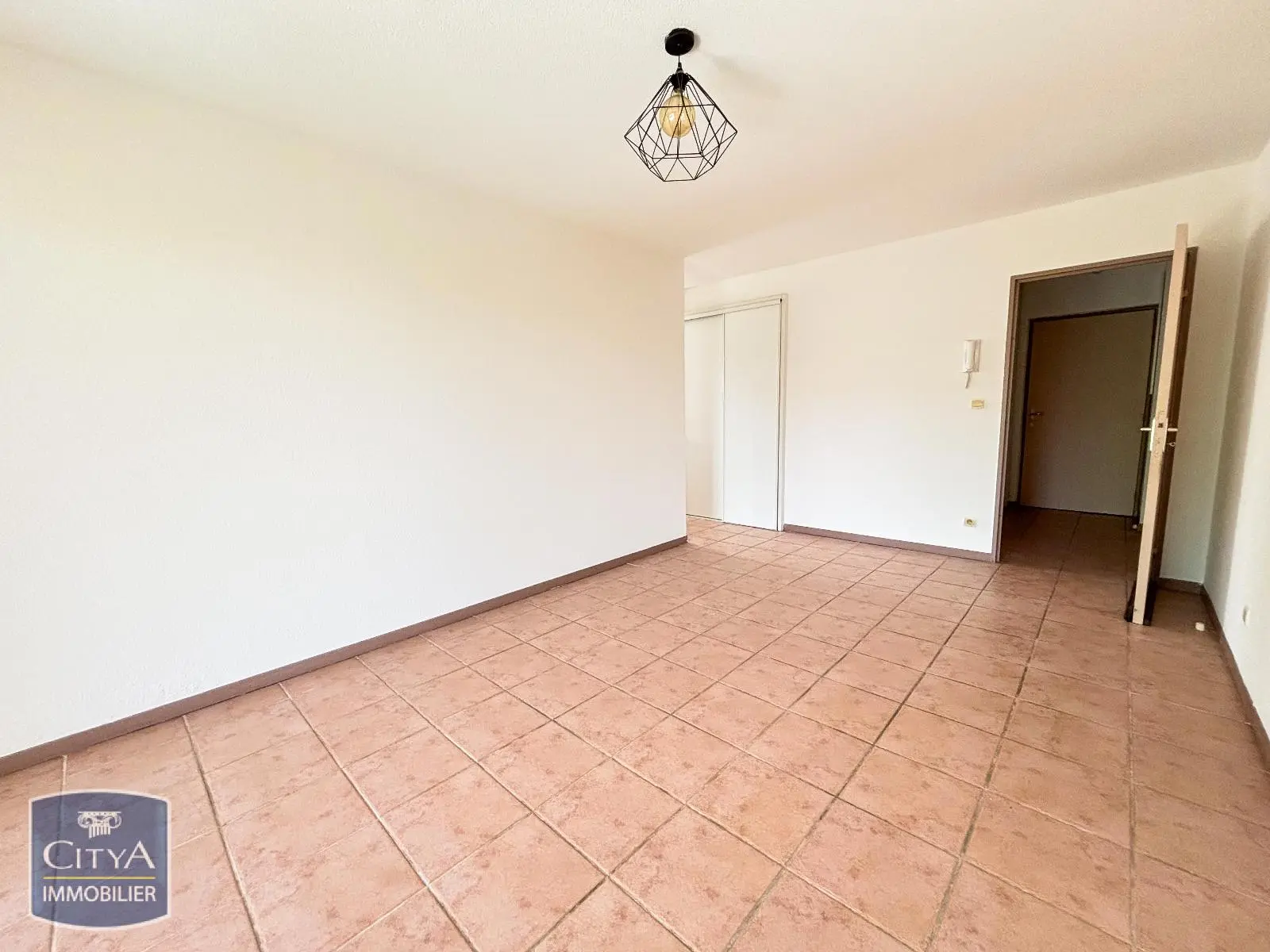 LOCATION PROCHE CITE