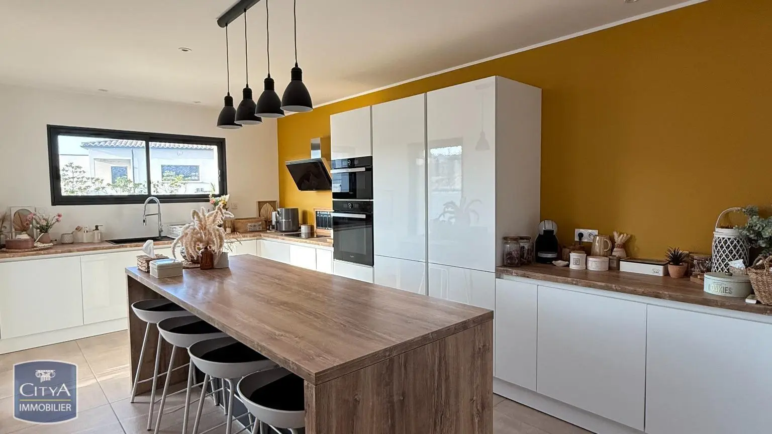 Photo 1 Maison 4 pièces 115m²