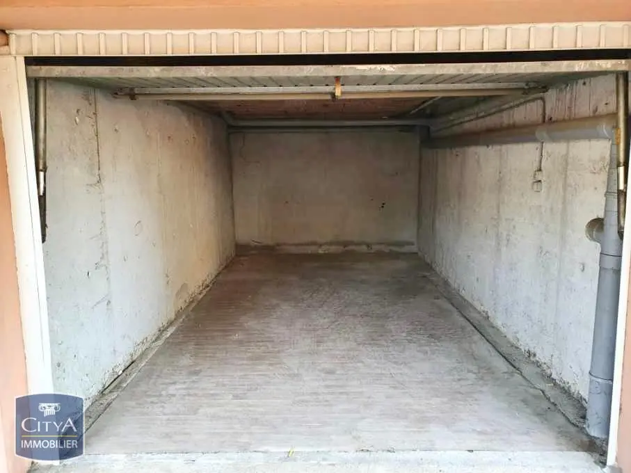 Photo 2 Parking 18m²