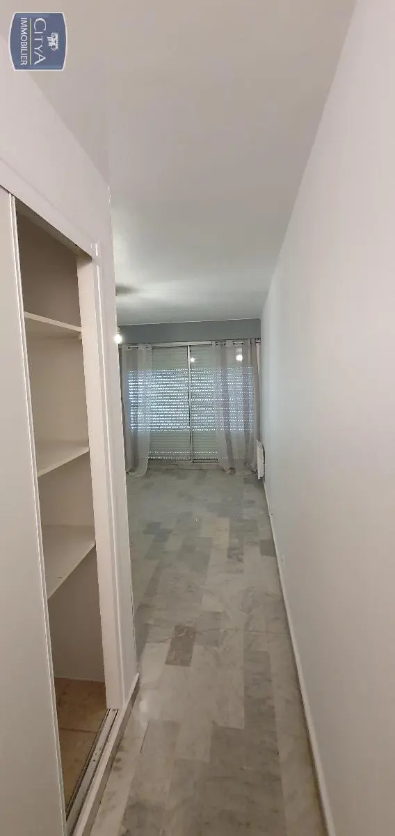 Photo 2 Appartement 1 pièce 19.78m²