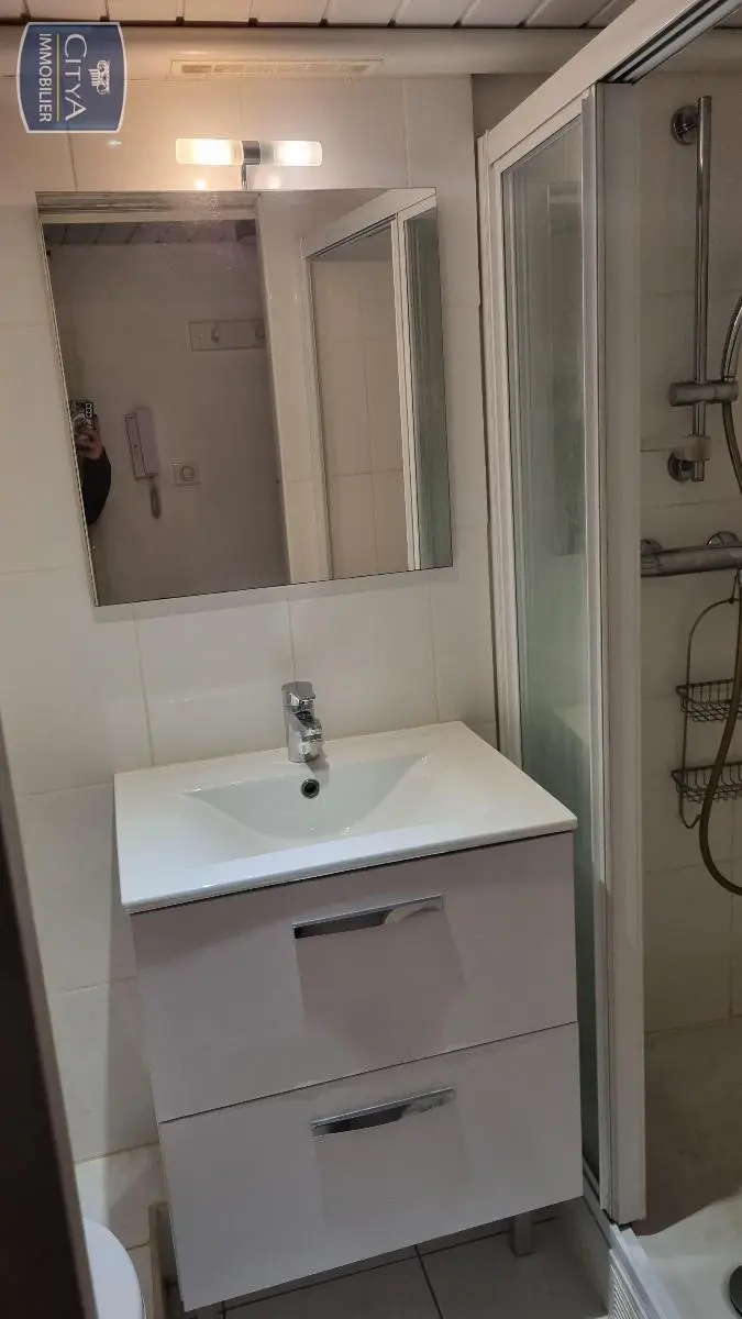 Photo 2 Appartement 1 pièce 23.53m²