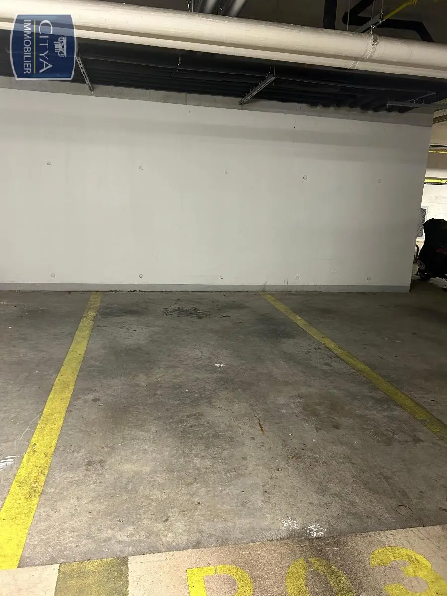 Photo 5 Parking
