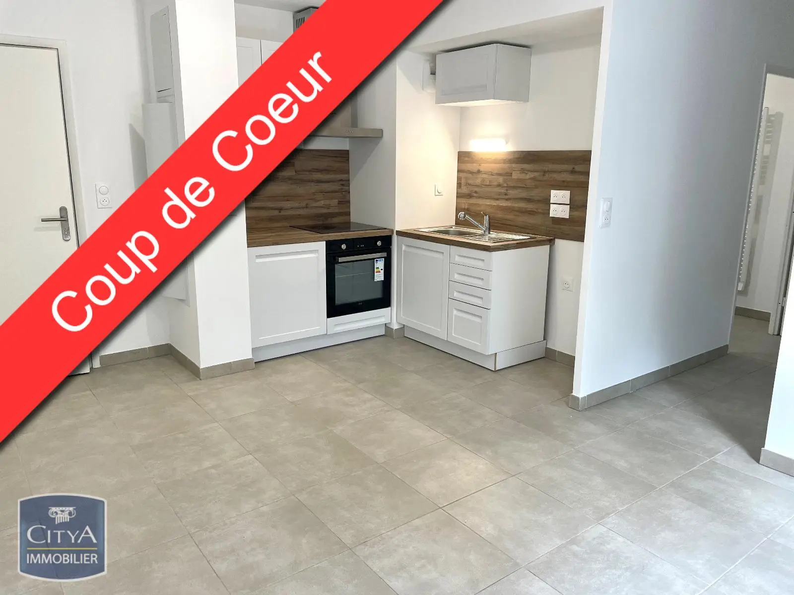 Photo 1 Appartement 1 pièce 33.8m²