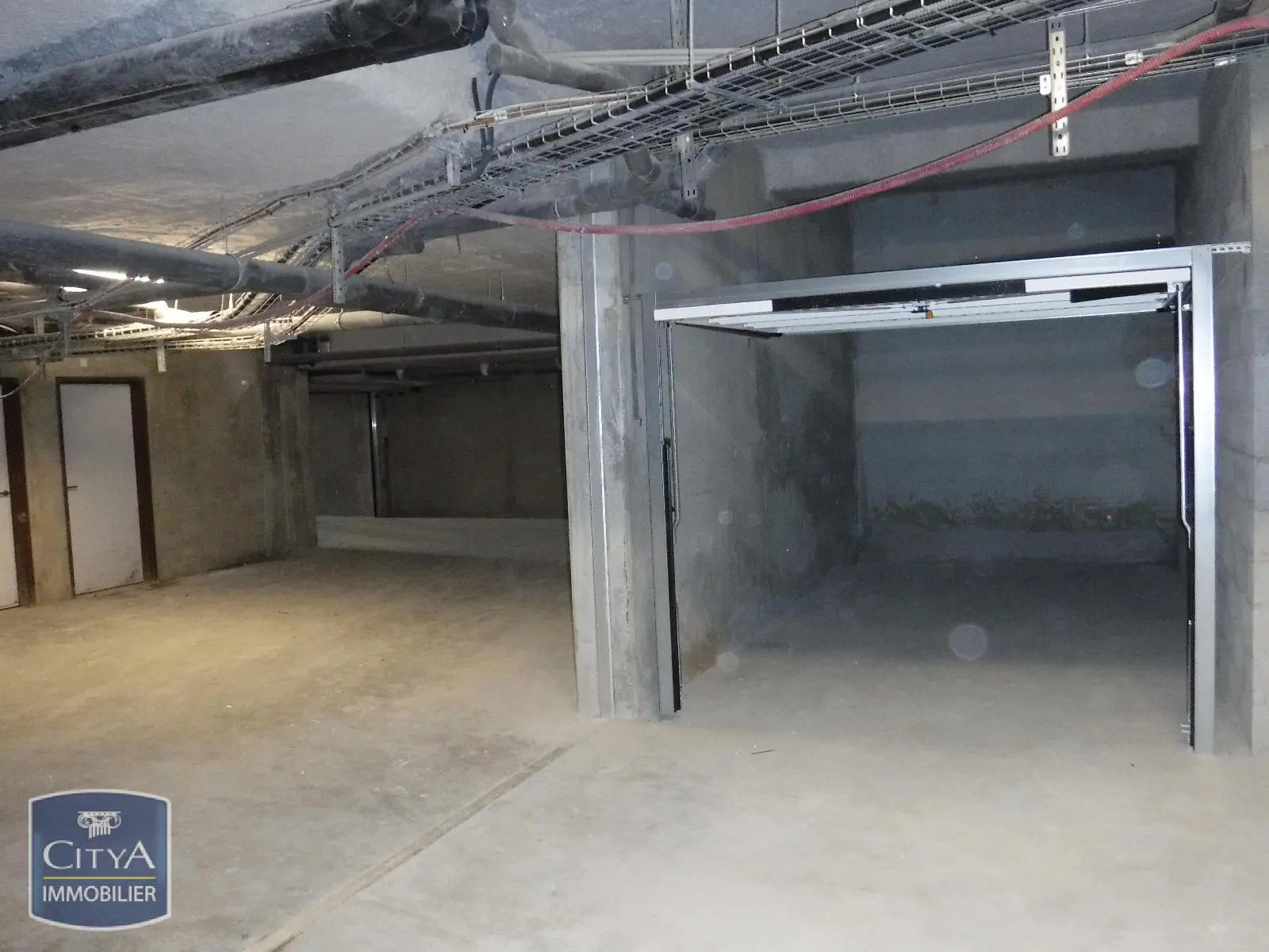 Photo 1 Parking