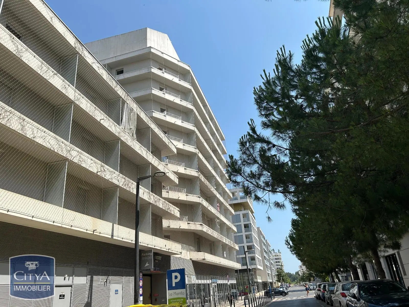 Photo 1 Parking