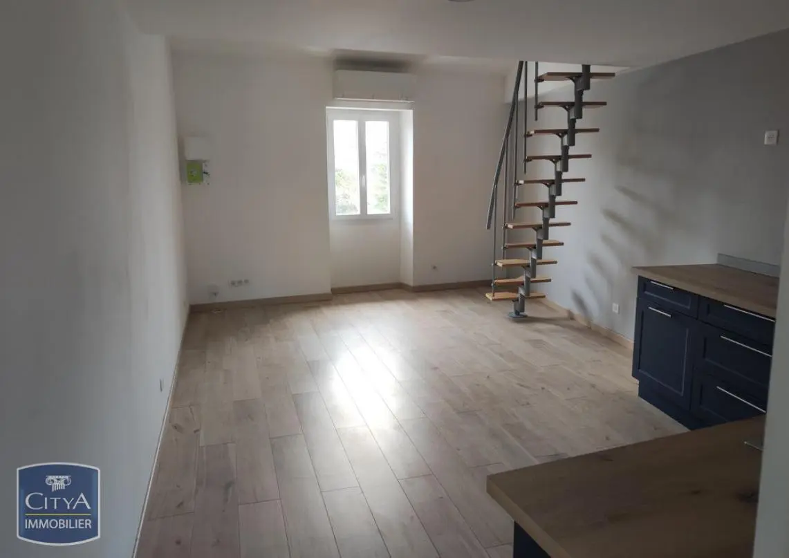 Photo 2 Appartement 1 pièce 28m²