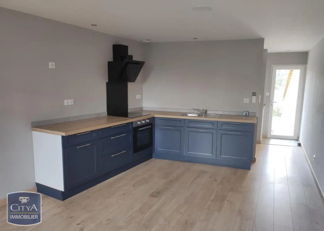 Photo 1 Appartement 1 pièce 28m²