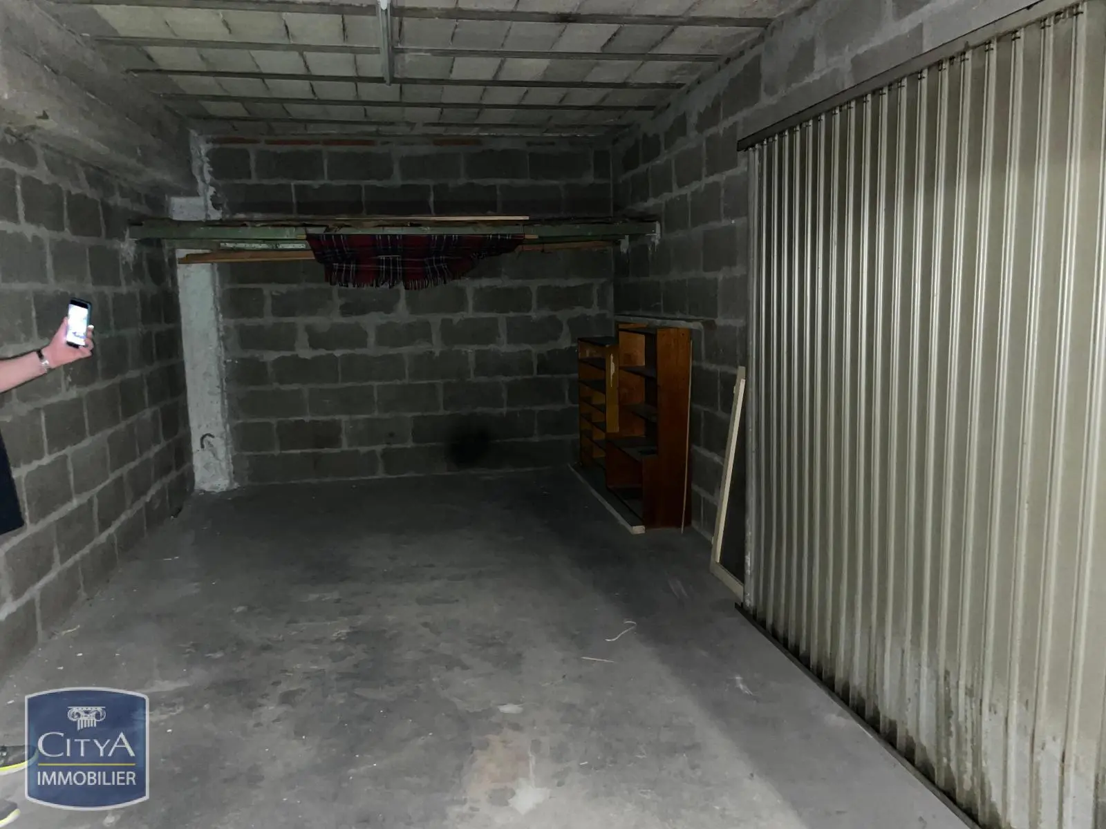 Photo 2 Parking