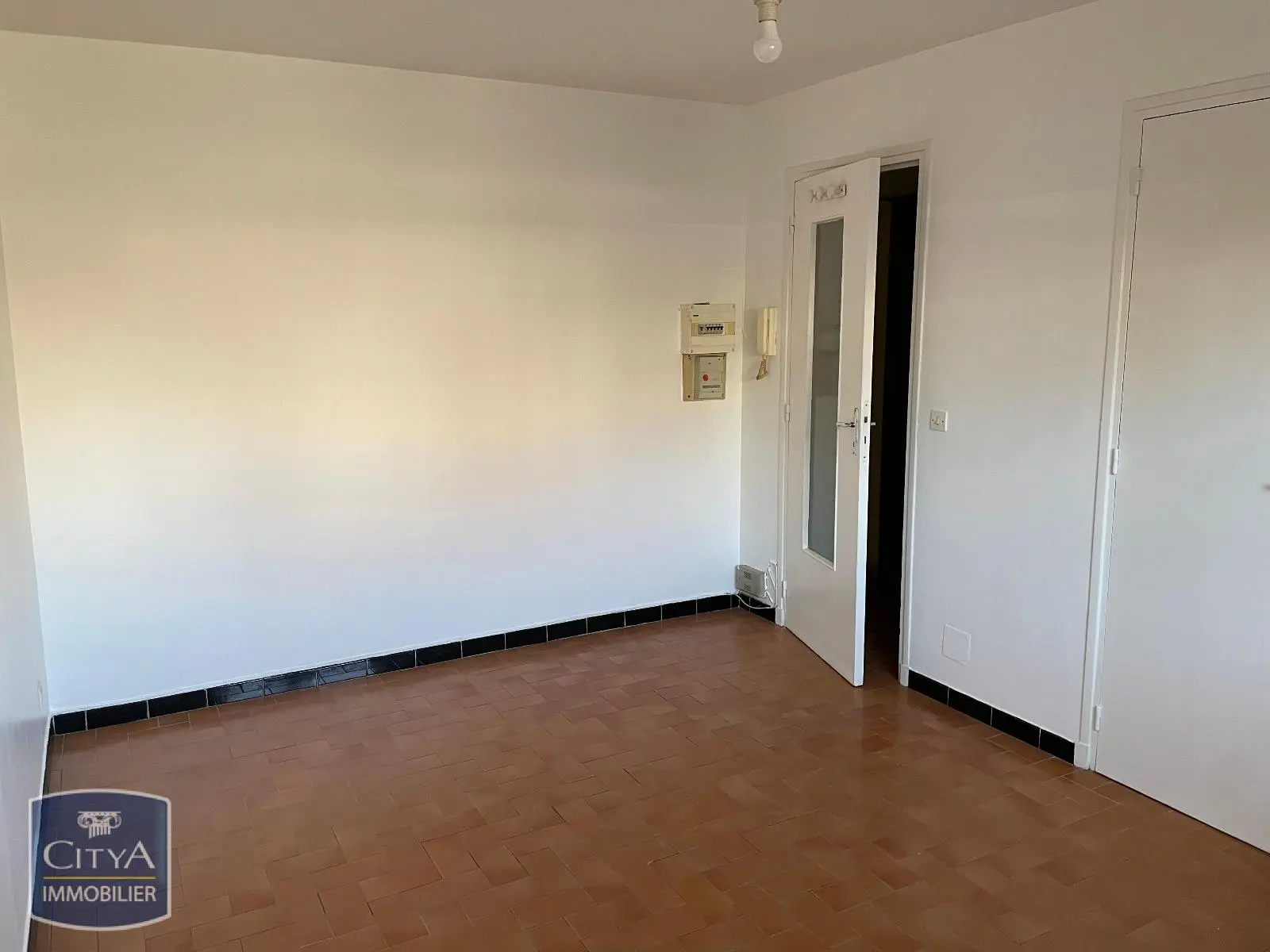 Photo 2 Appartement 1 pièce 19.96m²