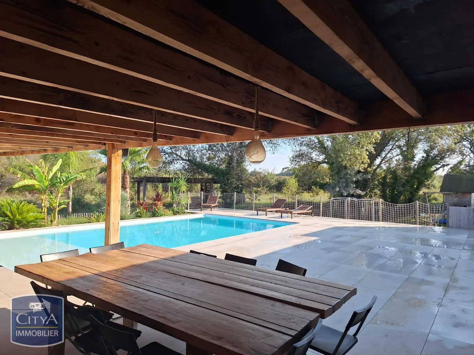 TERRASSE AVEC POOL HOUSE