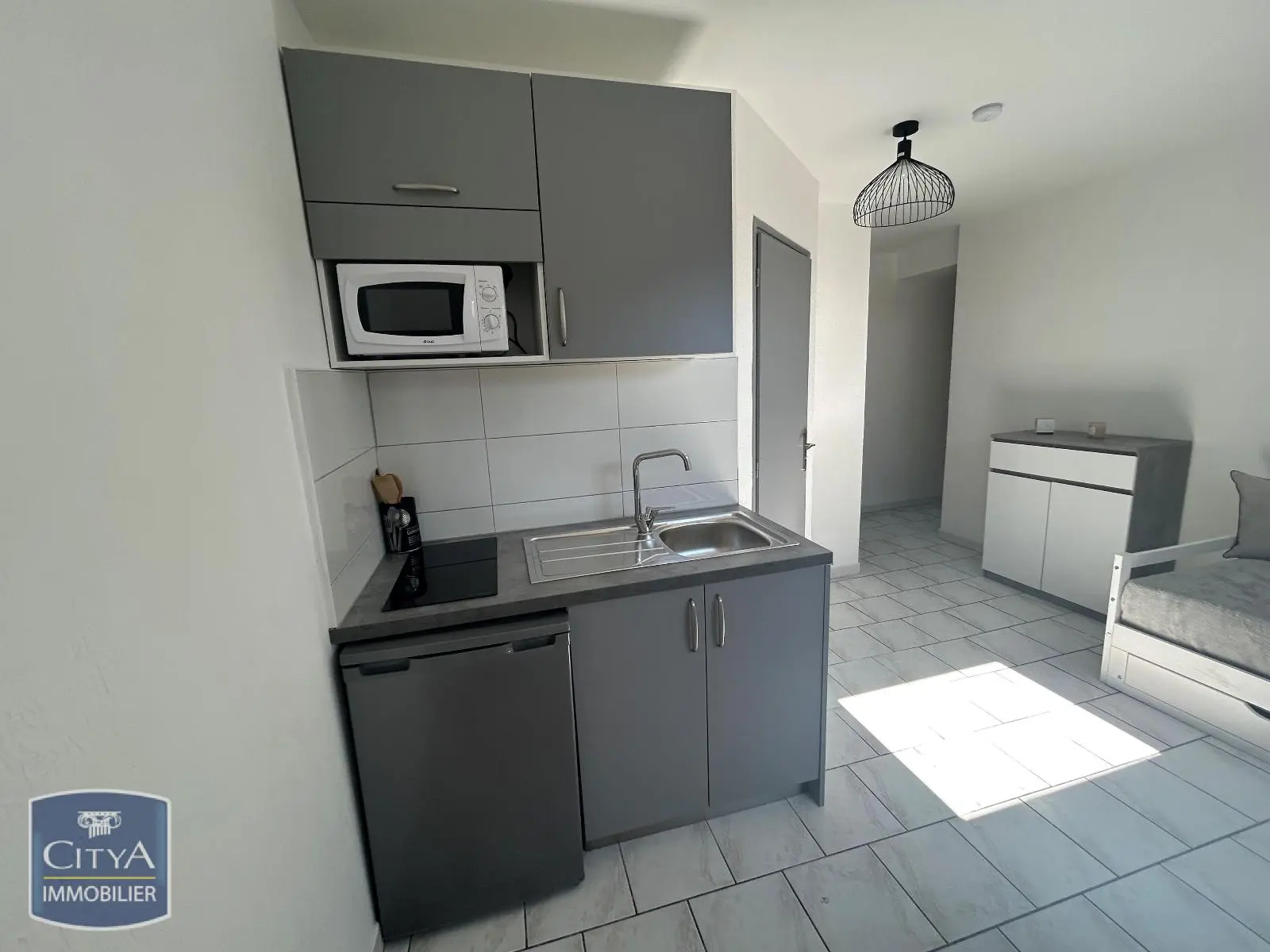 STUDIO EN LOCATION CHALON MEUBLE