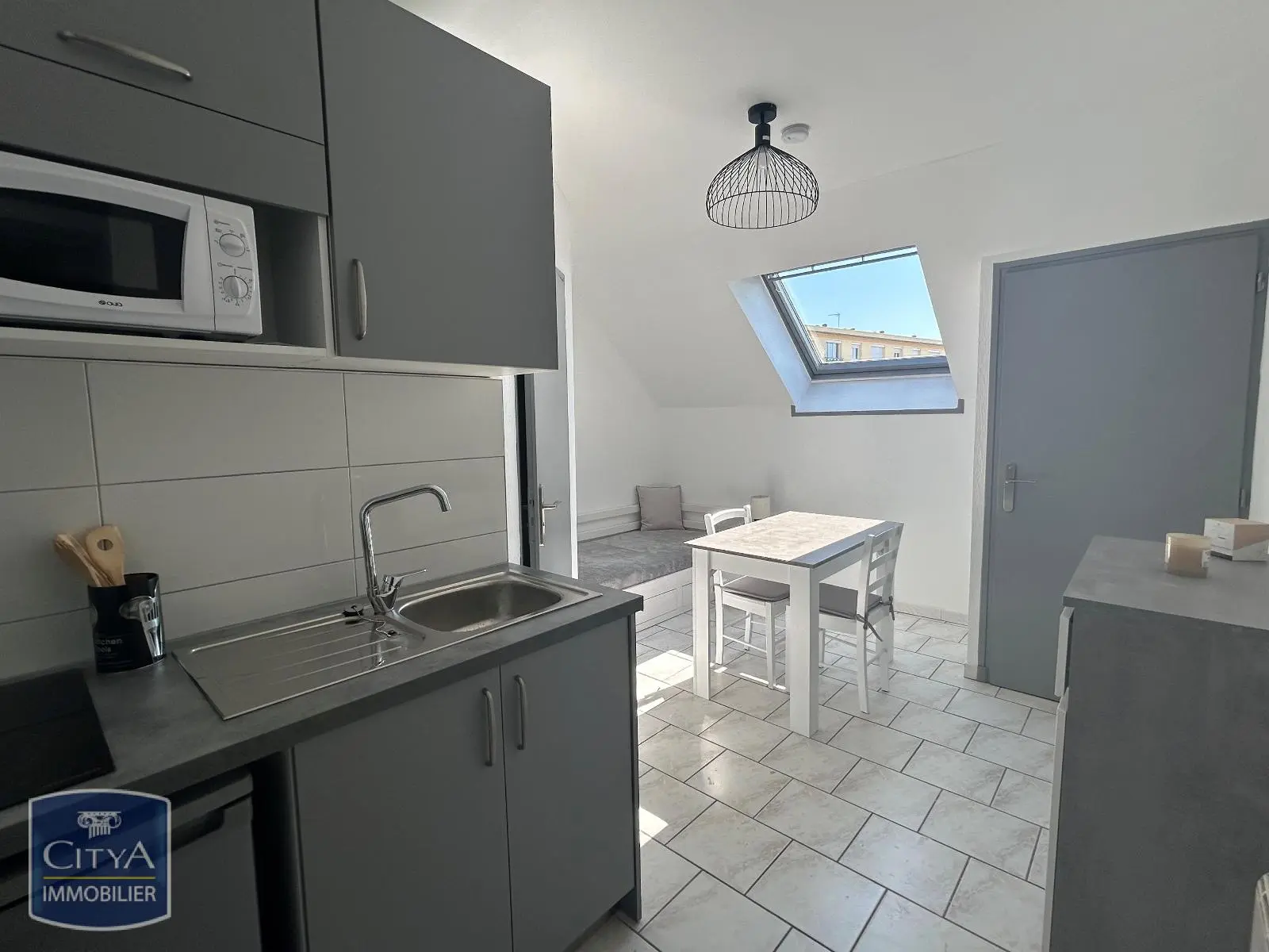Photo 1 Appartement 1 pièce 15.94m²