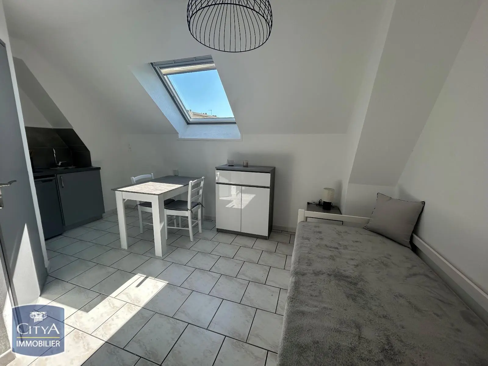 Photo 1 Appartement 1 pièce 15.74m²