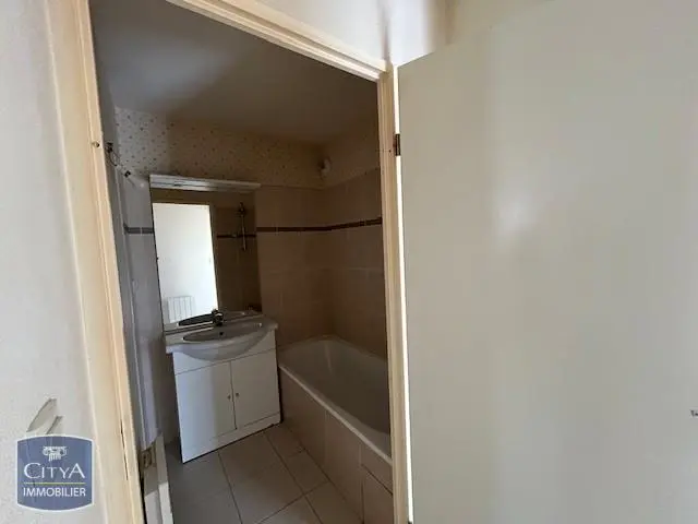 T2 A LOUER PARAY LE MONIAL