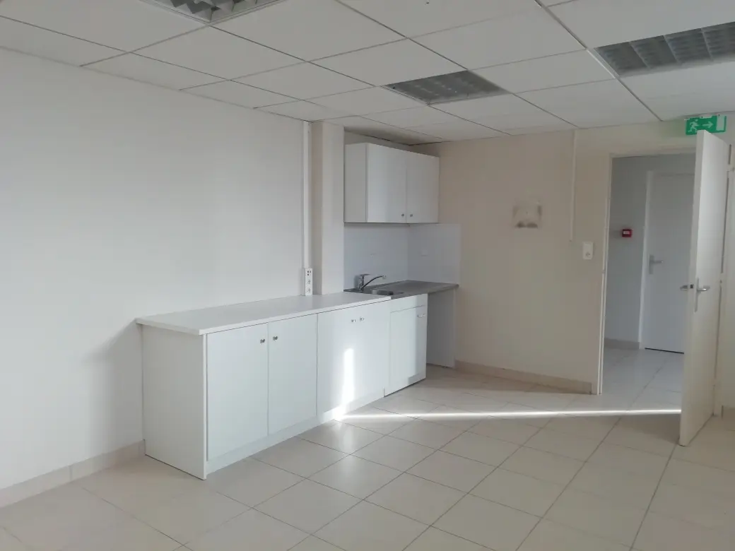 Photo 5 Local Commercial 236m²