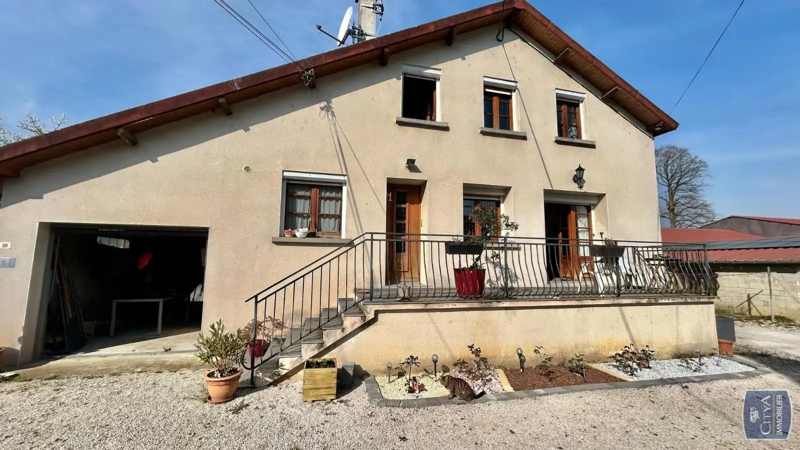 Photo 2 Immeuble 250m²