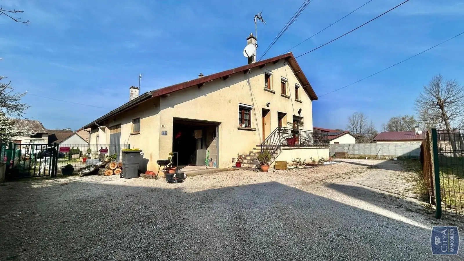 Photo 3 Immeuble 250m²