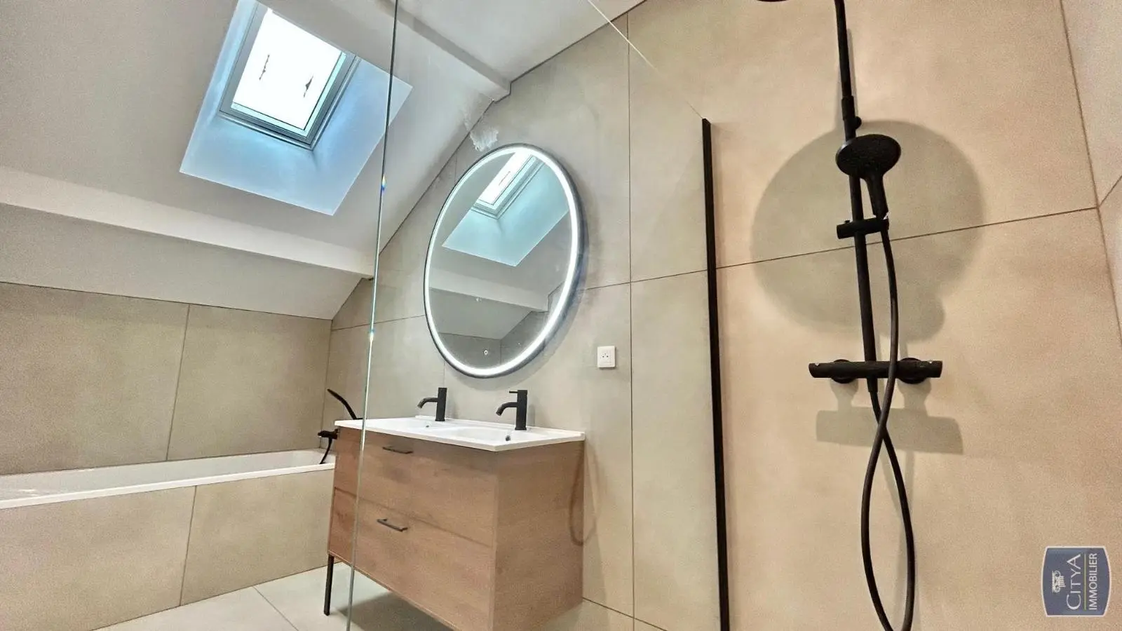 Photo 11 Maison 4 pièces 145m²