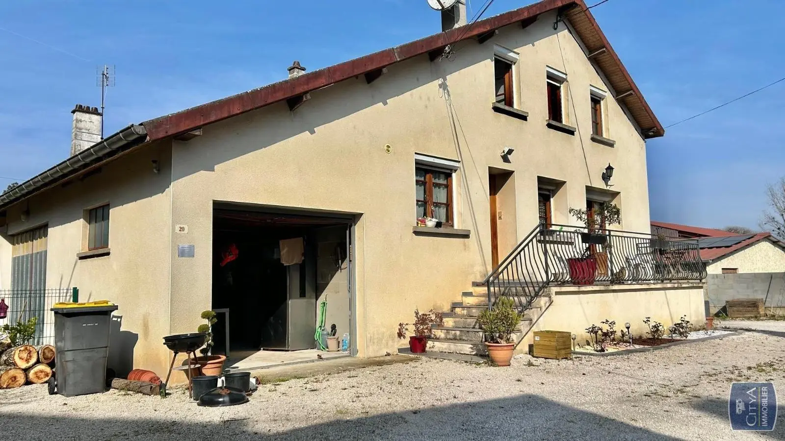 Photo 1 Immeuble 250m²